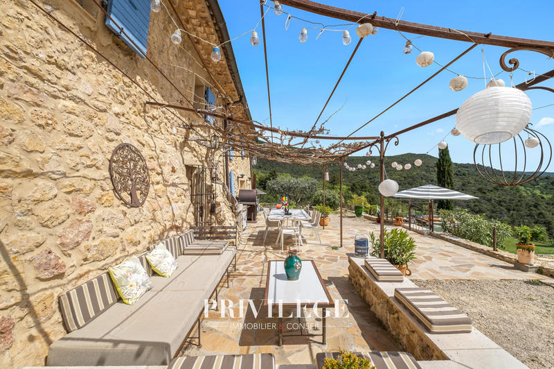 Bastide - 400 m² - 16 pièces