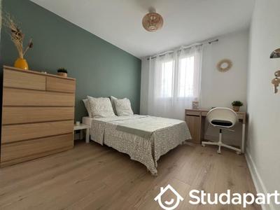 Chambre - 11 m² - 1 pièce