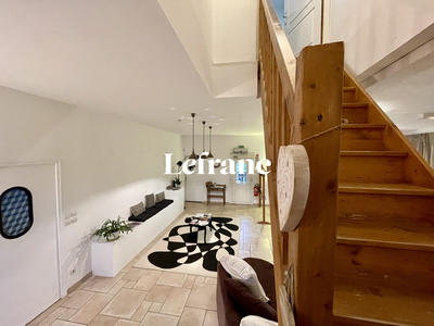 Maison - 300 m² - 10 pièces