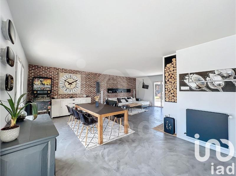 Maison - 256 m² - 9 pièces