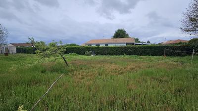Terrain constructible - 699 m²