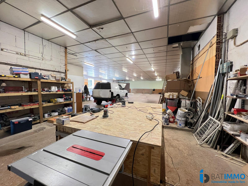 Local d'activités - 740 m²