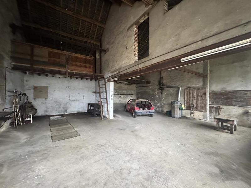 Maison - 412 m² - 8 pièces