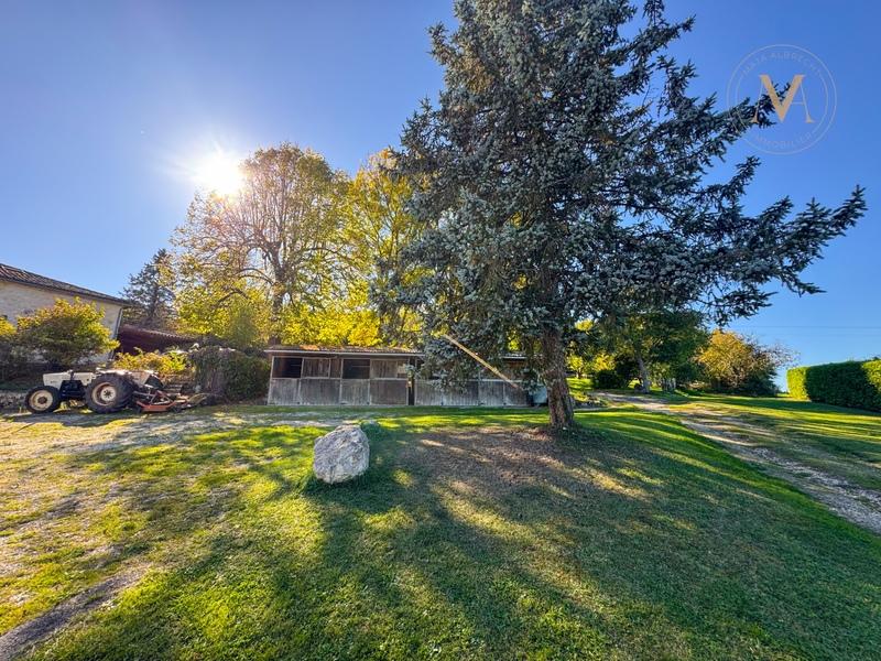 Corps de ferme - 230 m² - 9 pièces