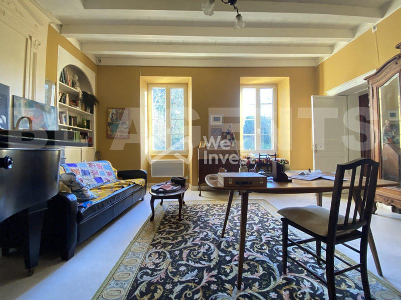 Maison - 240 m² - 7 pièces