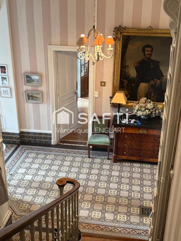 Maison - 353 m² - 10 pièces