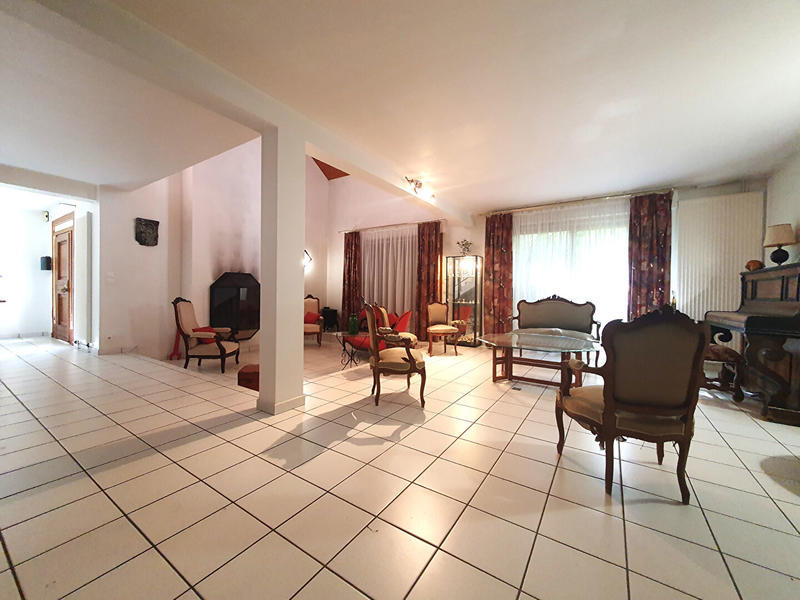 Maison - 283 m² - 9 pièces