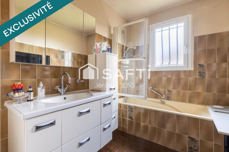 Maison - 180 m² - 7 pièces