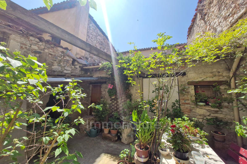 Maison de village - 272 m² - 7 pièces