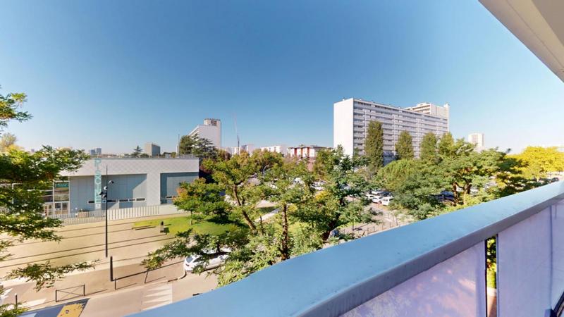 Appartement - 99 m² - 6 pièces