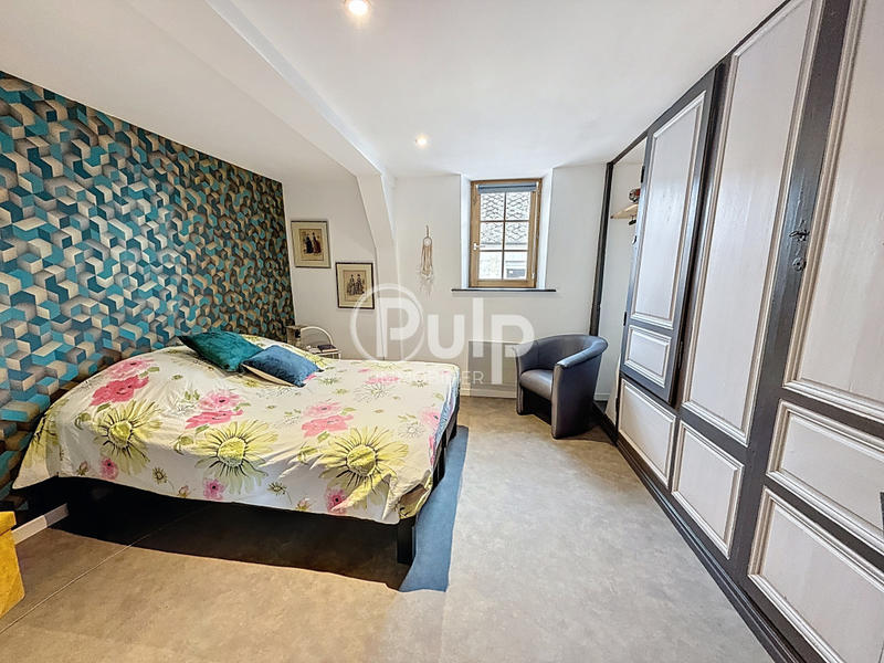 Maison - 210 m² - 10 pièces