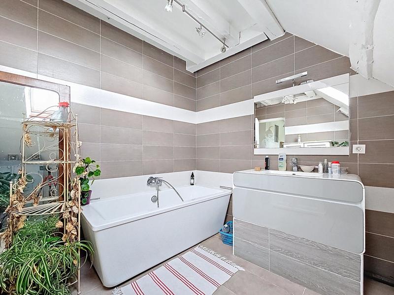 Maison - 200 m² - 6 pièces