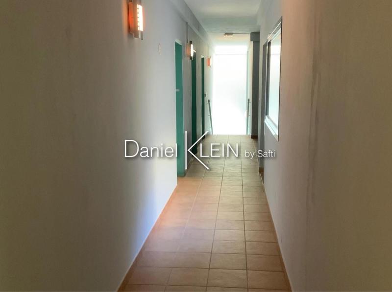 Bureau - 68 m² - 5 pièces