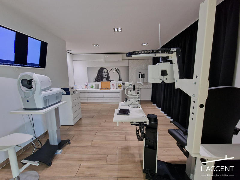 Local commercial - 206 m² - 5 pièces