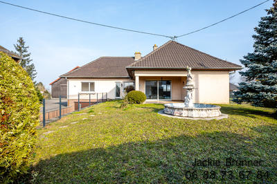 Maison - 220 m² - 6 pièces