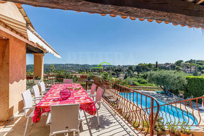 Maison - 298 m² - 9 pièces