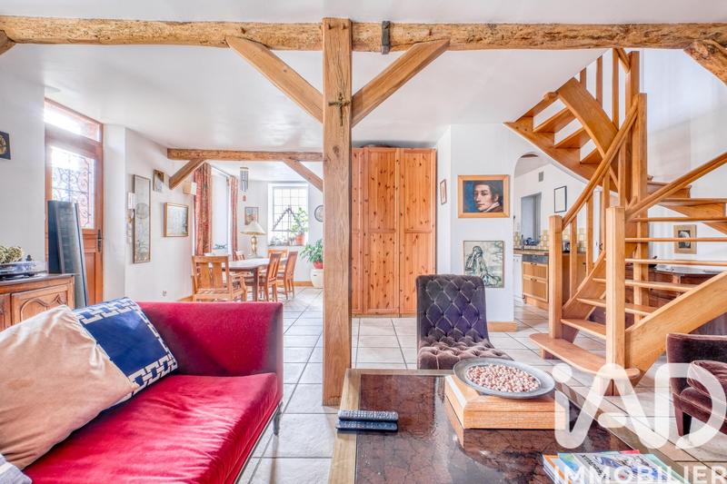 Maison - 224 m² - 9 pièces