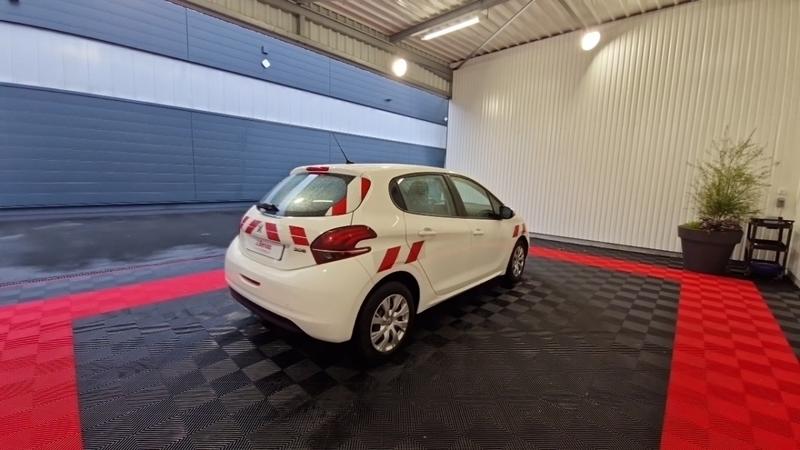 Peugeot 208 affaire Bluehdi 100 Ss Premium