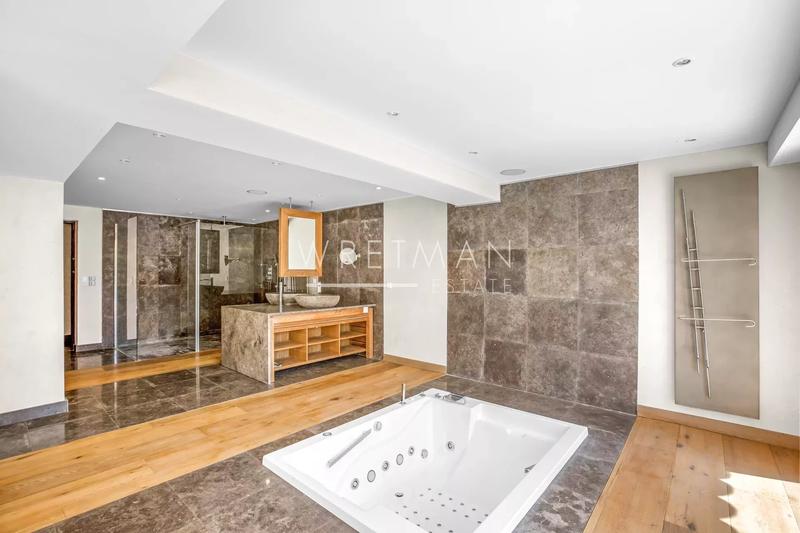 Villa - 430 m² - 9 pièces