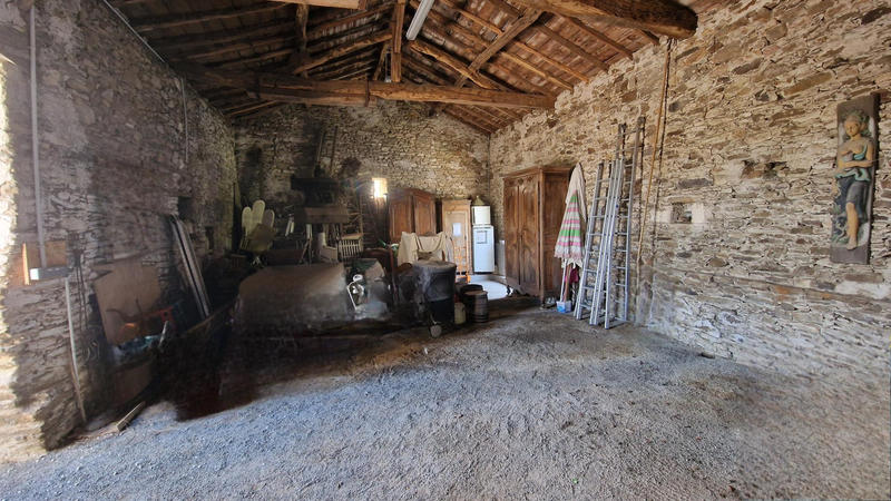 Propriété - 270 m² - 11 pièces