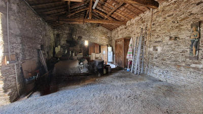 Propriété - 270 m² - 11 pièces