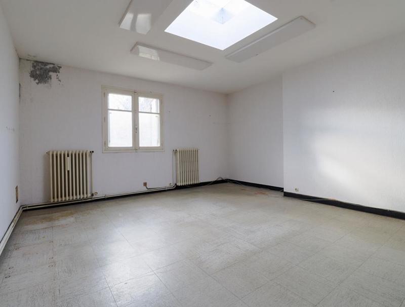 Maison - 241 m² - 9 pièces