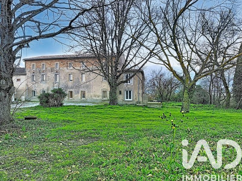 Maison - 373 m² - 15 pièces