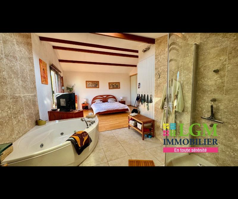 Villa - 217 m² - 5 pièces