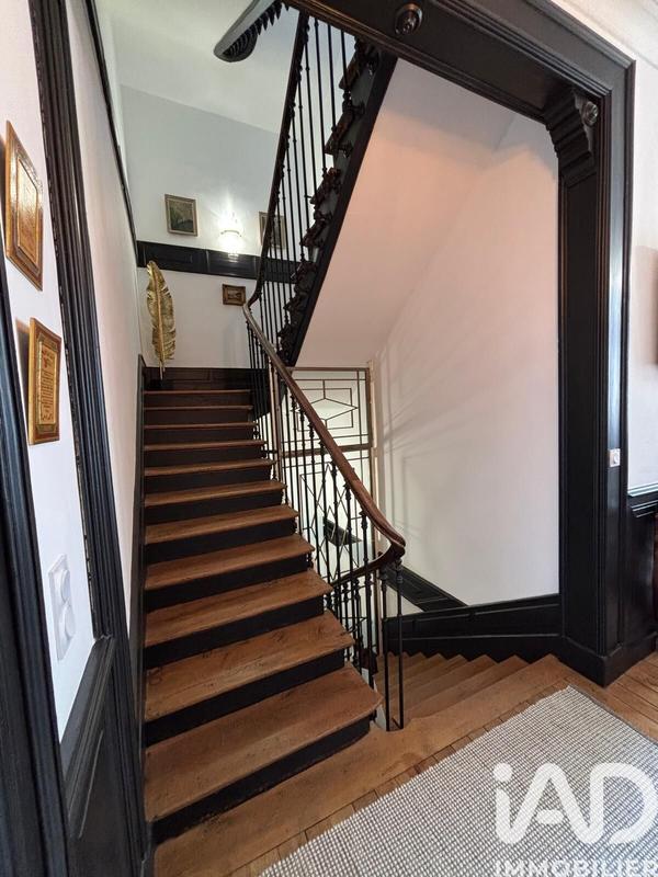 Maison - 309 m² - 11 pièces