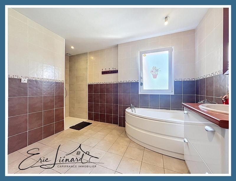 Maison - 190 m² - 8 pièces