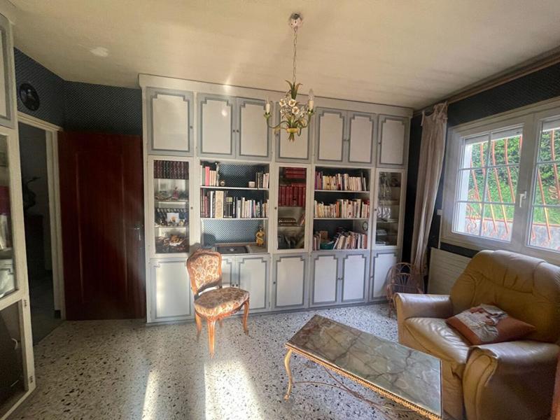 Maison - 221 m² - 8 pièces