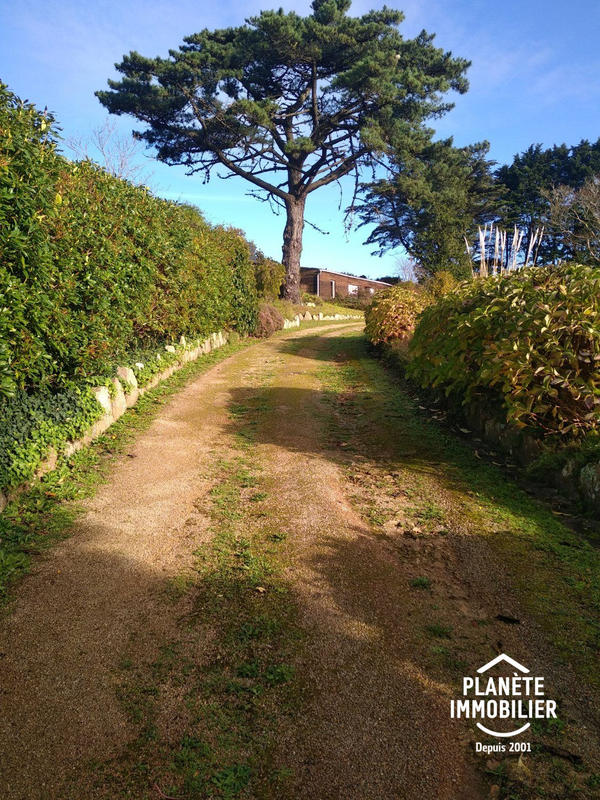 Maison traditionnelle - 250 m² - 13 pièces