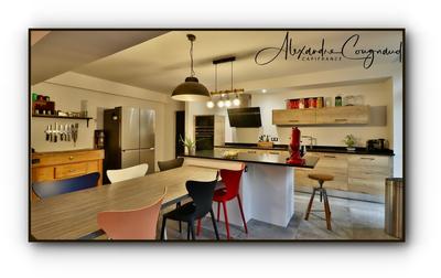 Maison - 307 m² - 9 pièces