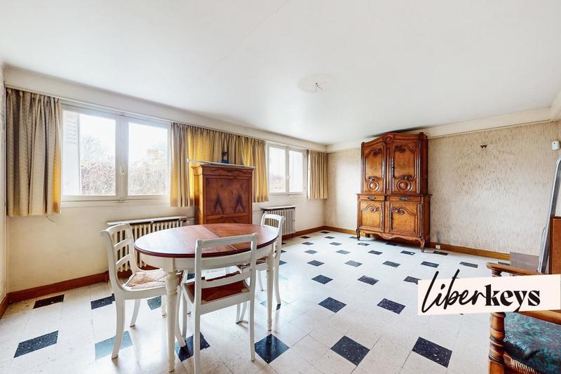 Maison - 12 m² - 6 pièces