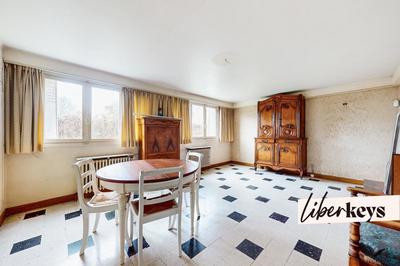 Maison - 12 m² - 6 pièces