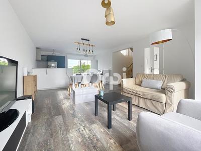 Maison - 104 m² - 4 pièces