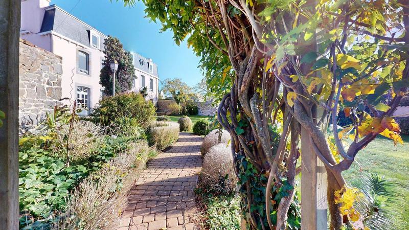 Viager - Maison de maîtres - 196 m² - 8 pièces