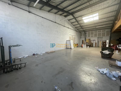 Local commercial - 1 150 m²