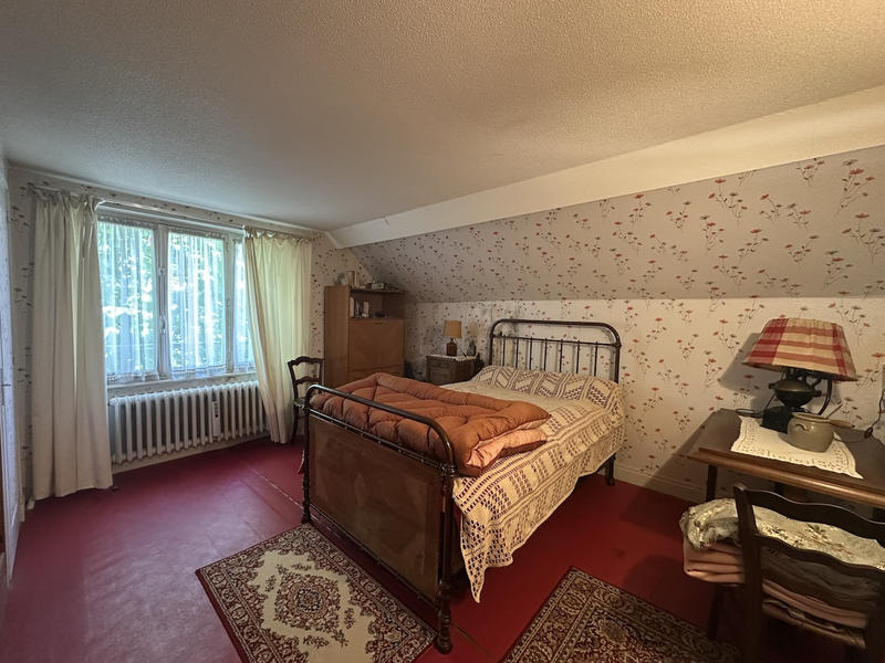 Maison - 180 m² - 9 pièces