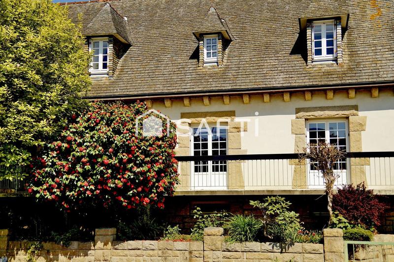 Maison - 231 m² - 8 pièces