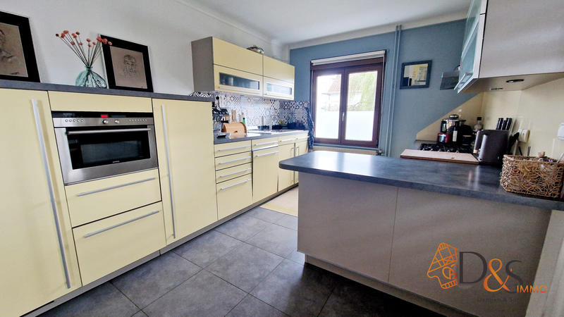 Maison - 200 m² - 10 pièces