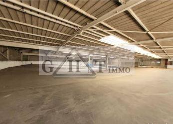 Entrepôt - 2 205 m²