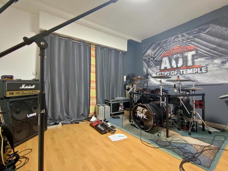 Maison - 216 m² - 10 pièces