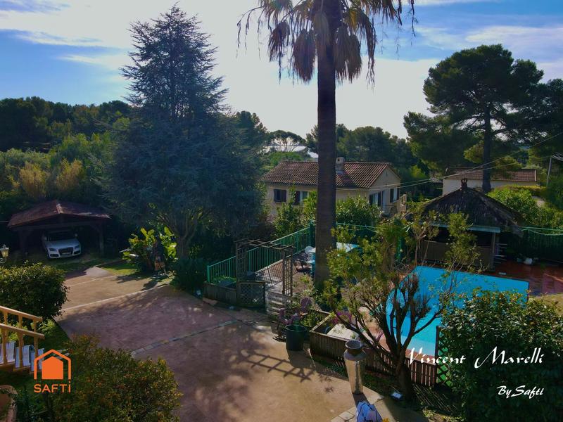 Maison - 195 m² - 6 pièces