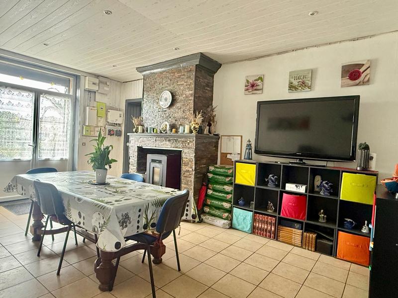 Maison - 315 m² - 9 pièces