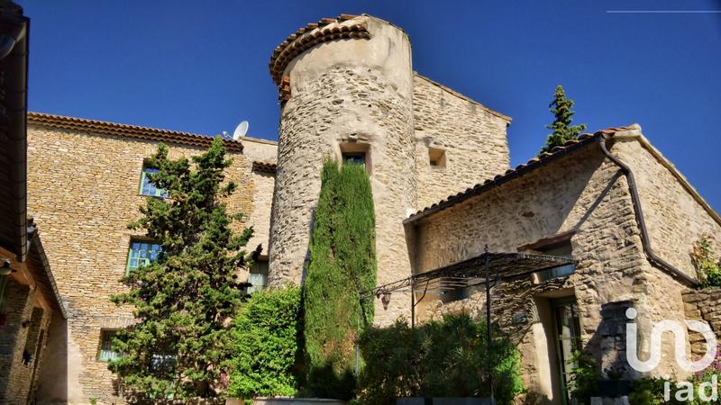 Maison - 591 m² - 12 pièces