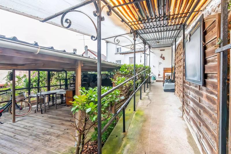 Magasins - 283 m² - 4 pièces