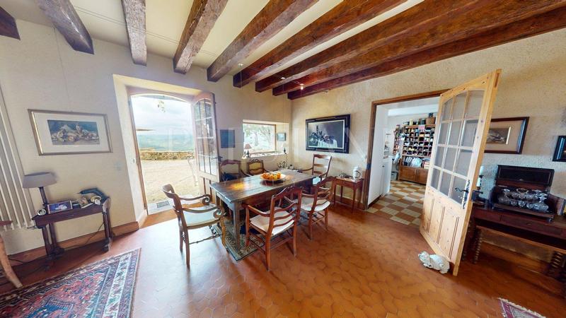 Demeure - 248 m² - 10 pièces