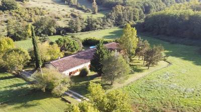 Corps de ferme - 270 m² - 12 pièces