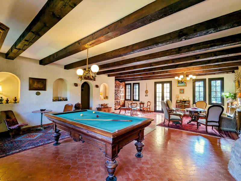 Maison - 200 m² - 7 pièces